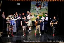 12 RAZIGRANI PLESALCI IN KRIKARJI